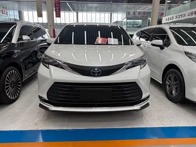 Toyota Sienna 2024 2.5L Hybrid Comfort Edition
