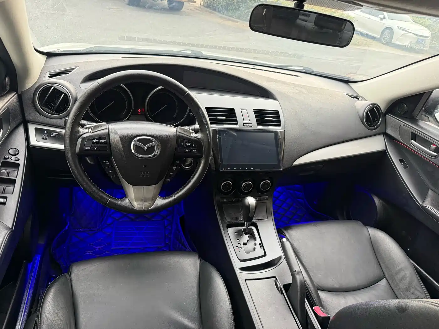 Mazda Mazda3 Axela 2012 2011 Sedan 2.0L Automatic Luxury