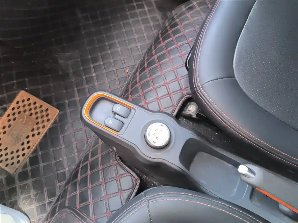 BAOJUN E100