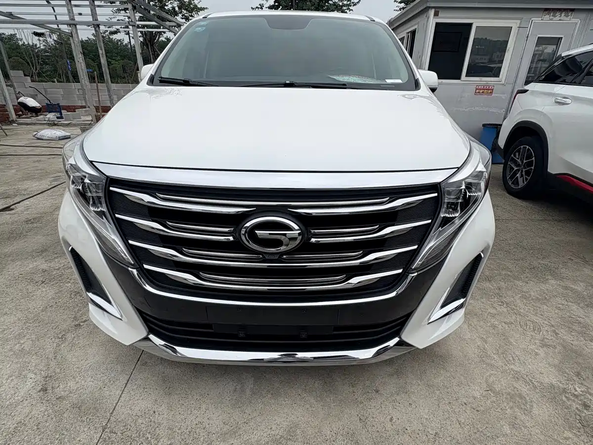 Photo 2 - GAC Trumpchi M8