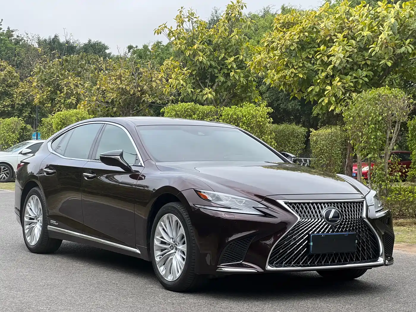 Lexus LS 2018 500h Executive Edition China V фото 3