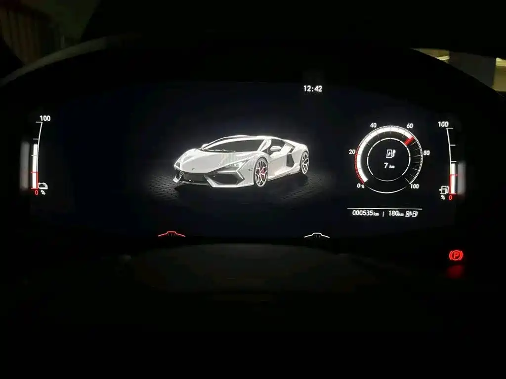 LAMBORGHINI REVUELTO