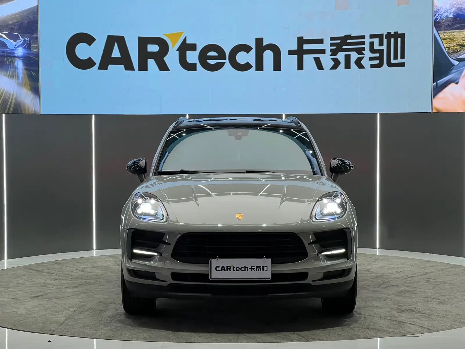 Фото 2 - Porsche Macan