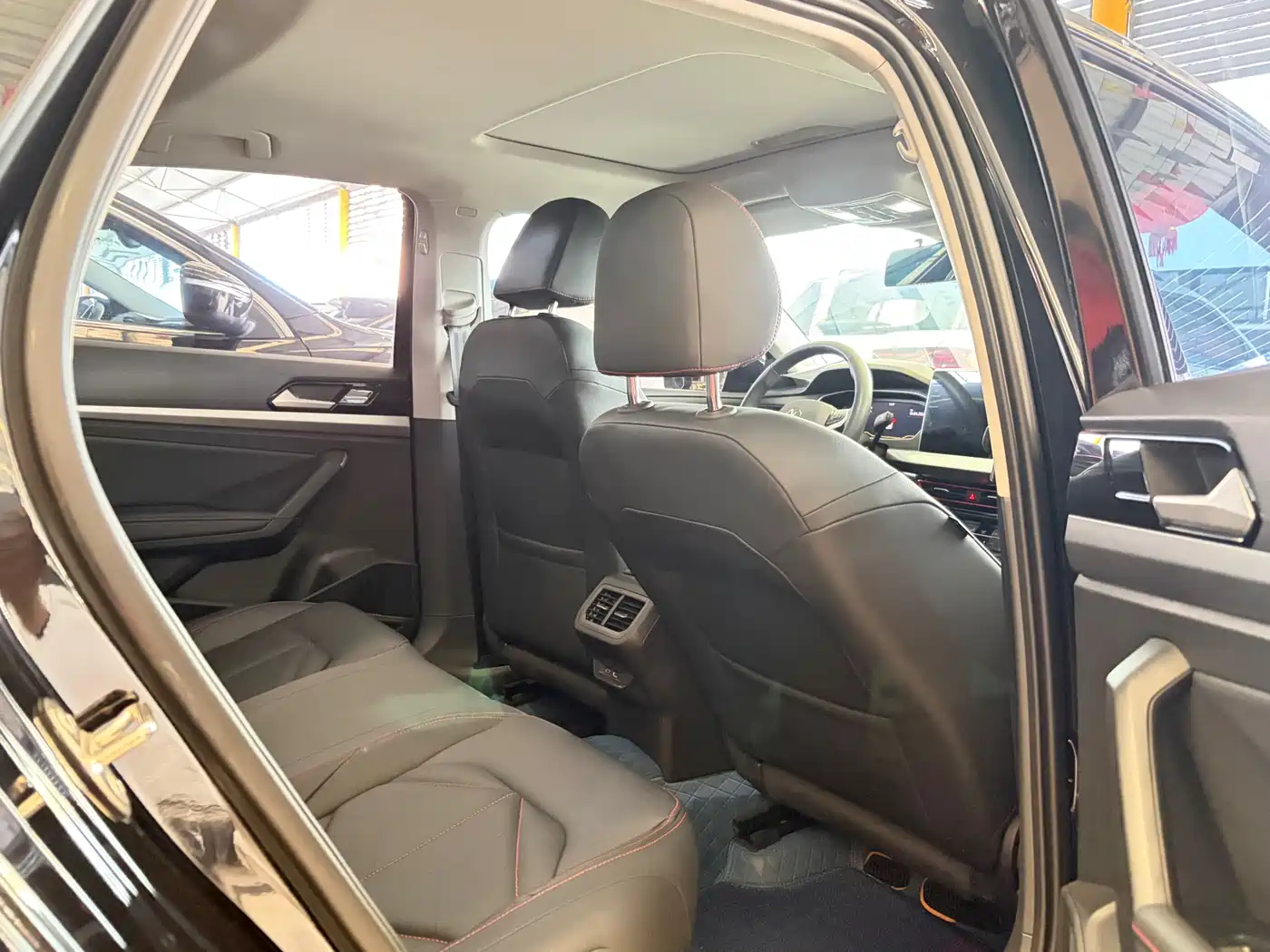 Volkswagen Lavida 2024 Model 300TSI DSG Starlight Full Comfort Edition фото 9