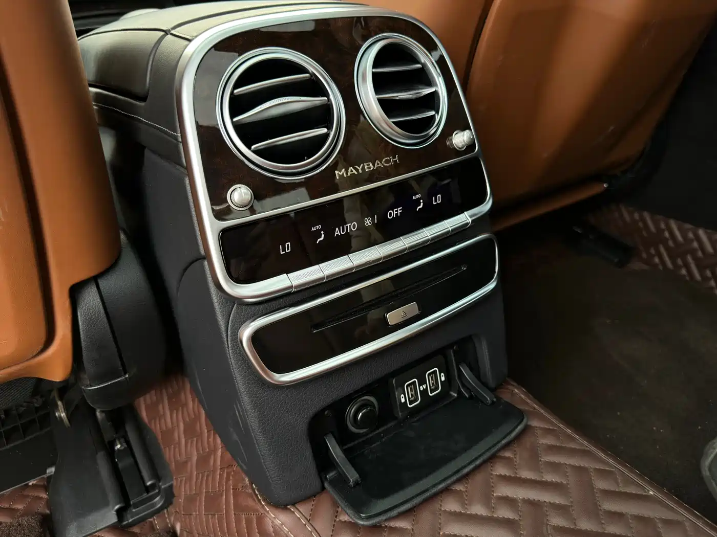 Mercedes-Benz Maybach S-Class 2020 S 450 4MATIC Collector's Edition фото 14