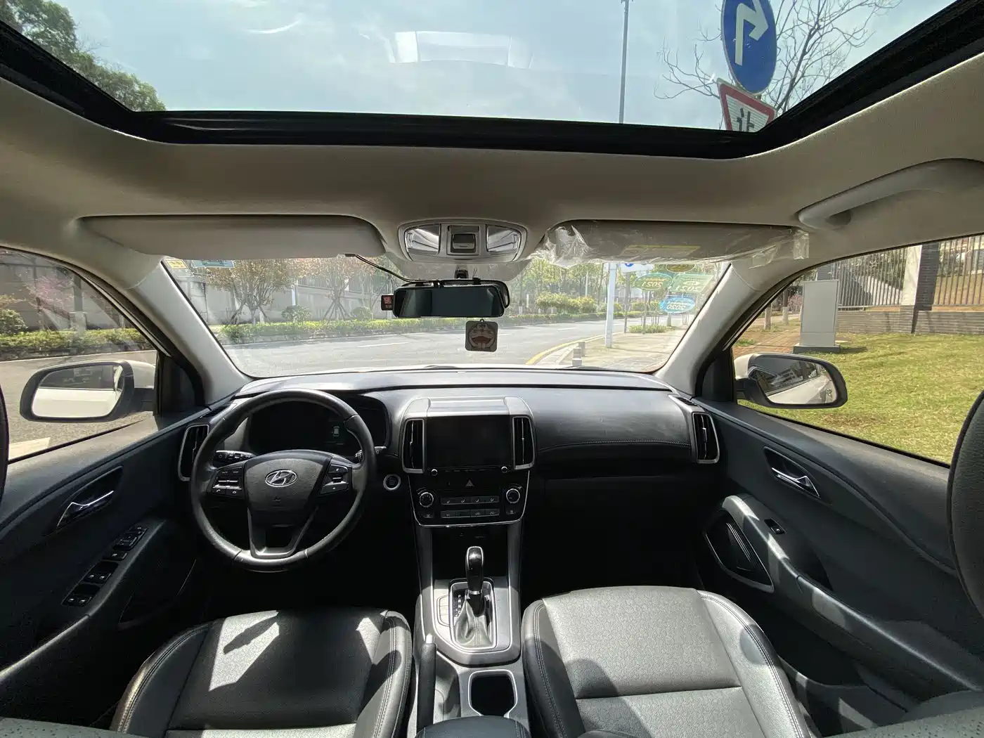 Hyundai Beijing Hyundai ix35 2019 2.0L Automatic 2WD Zhiyong·Smooth Enjoy China VI фото 12
