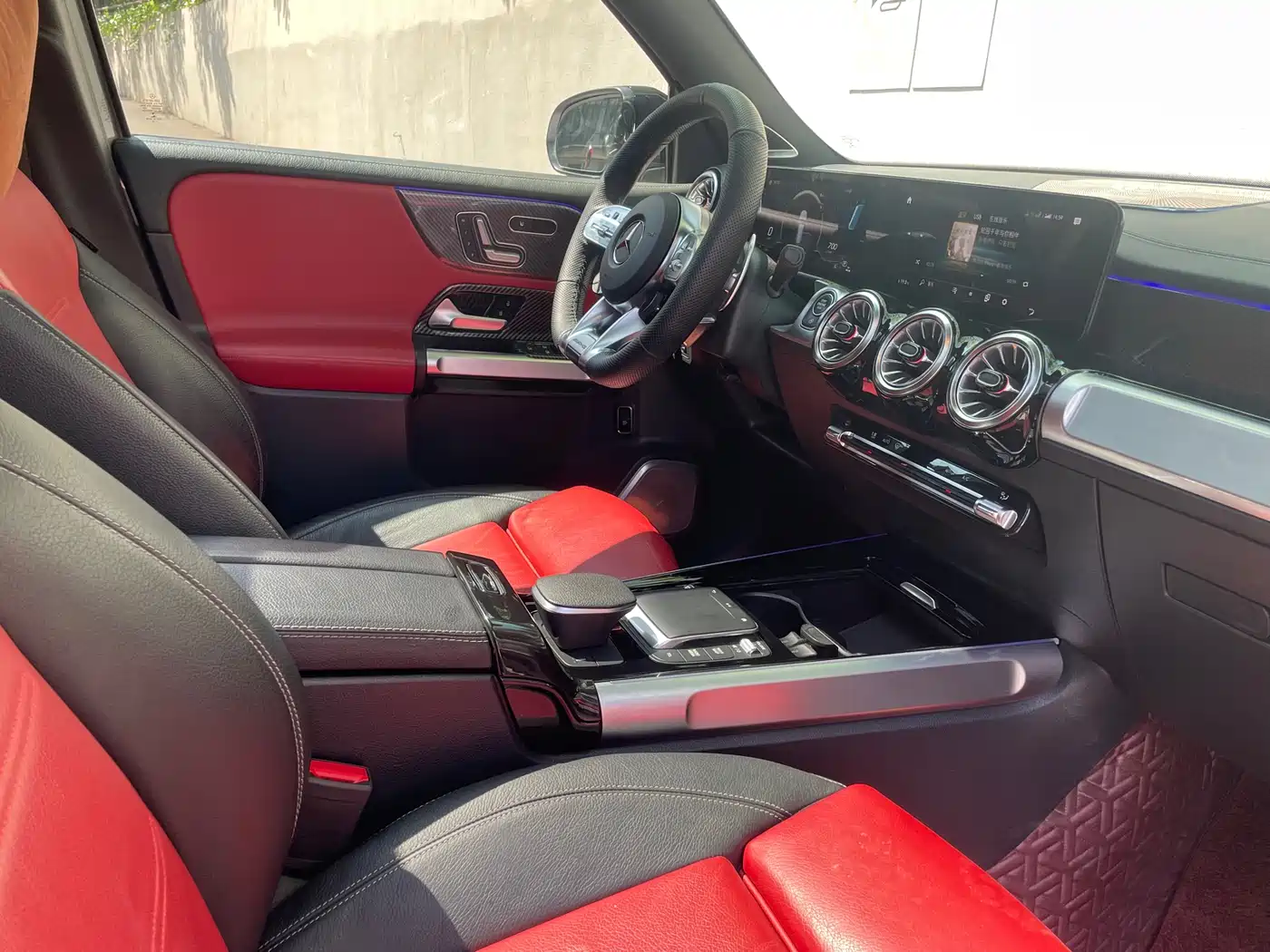 MERCEDES-BENZ GLB AMG