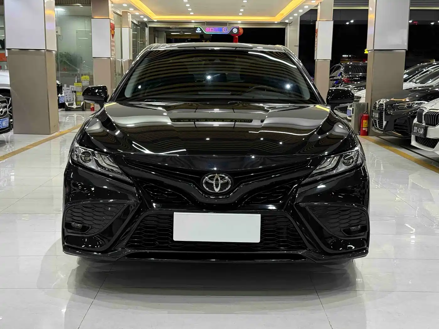 Toyota Camry 2023 2.5S Knight Edition фото 2