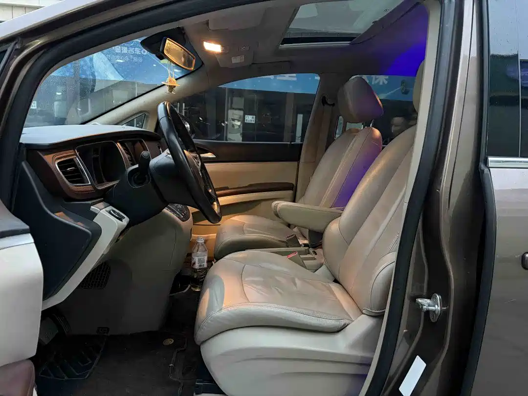 Buick GL8 2018 28T Luxury Model China VI фото 4