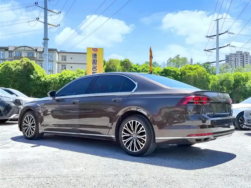 Volkswagen Phideon 2018 Facelift 380TSI FWD Business фото 6