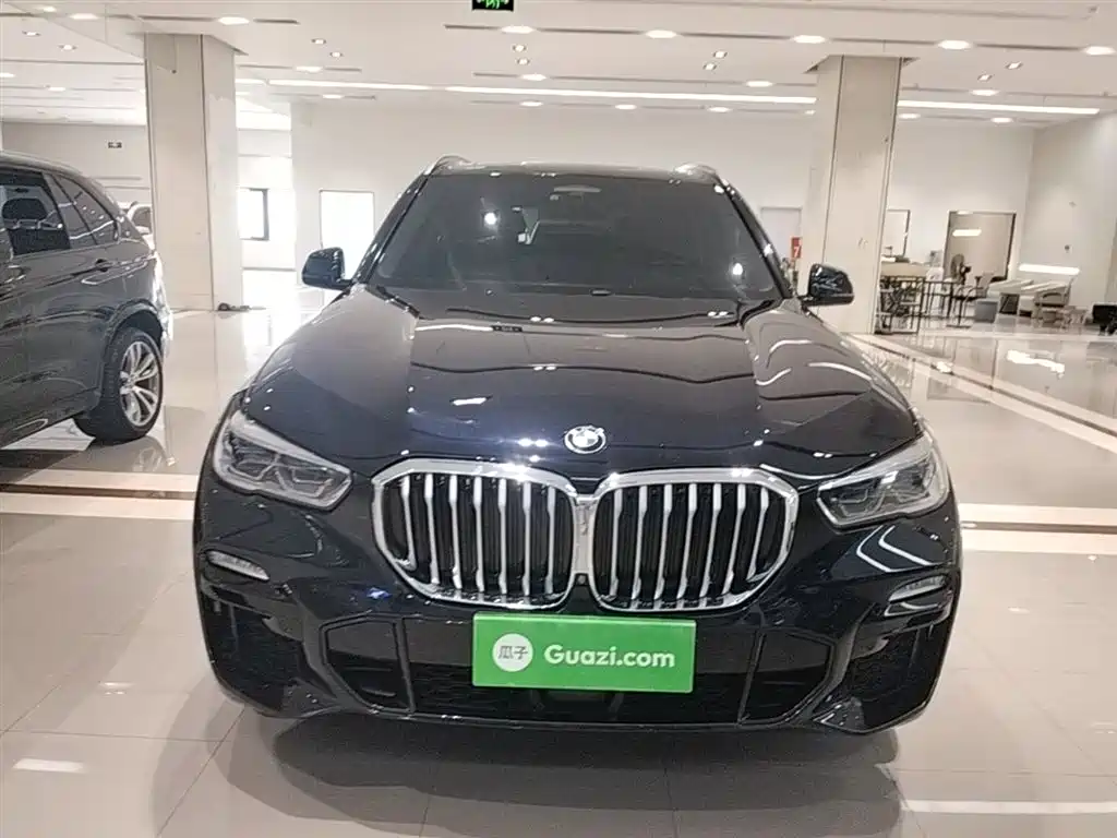 BMW X5 (Import) 2019 xDrive40i Exclusive M Sport Package фото 3