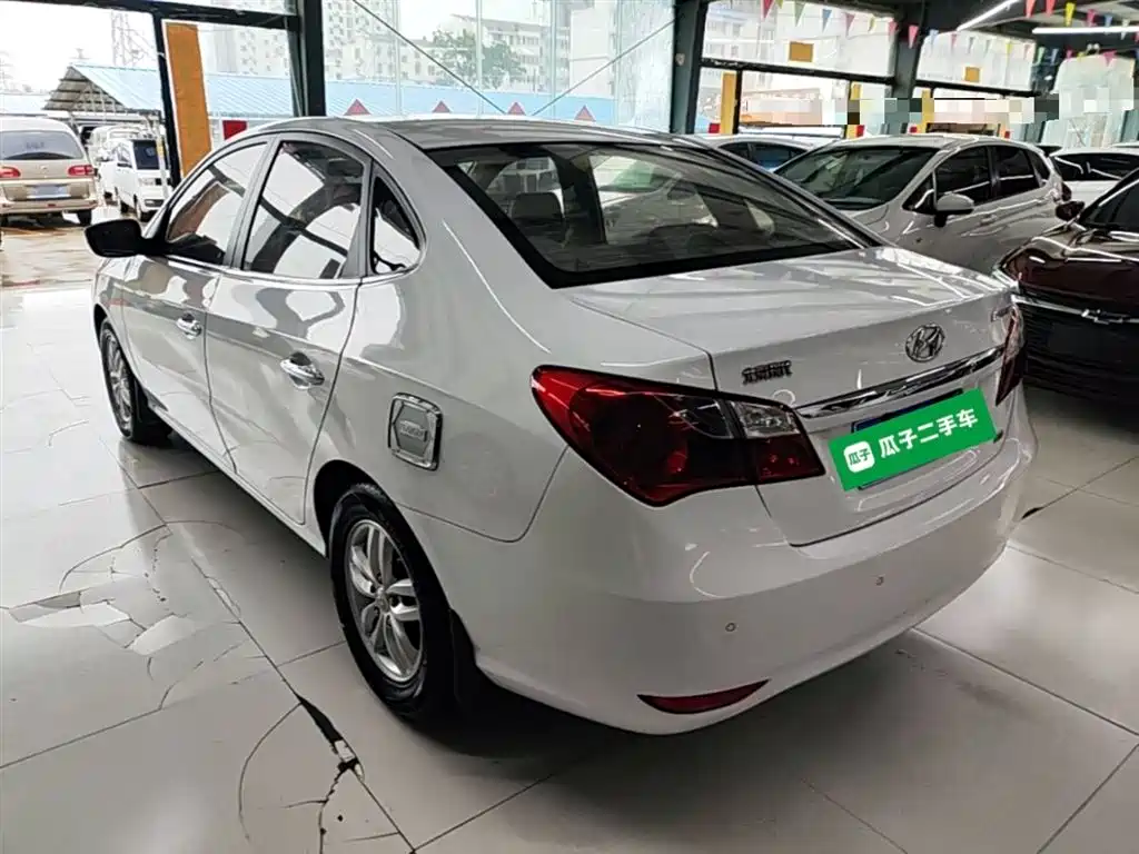Hyundai Elantra 2011 1.6L Manual Luxury фото 5