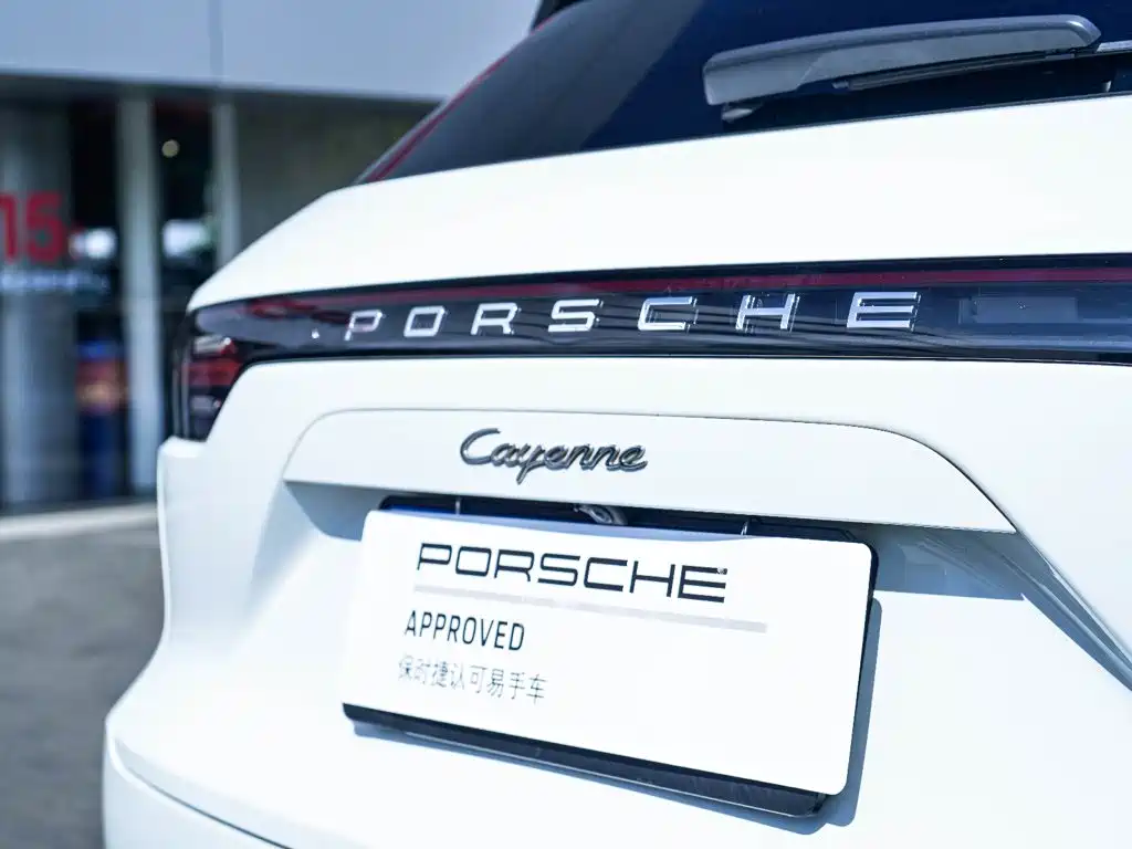 صورة 12 - Porsche Cayenne