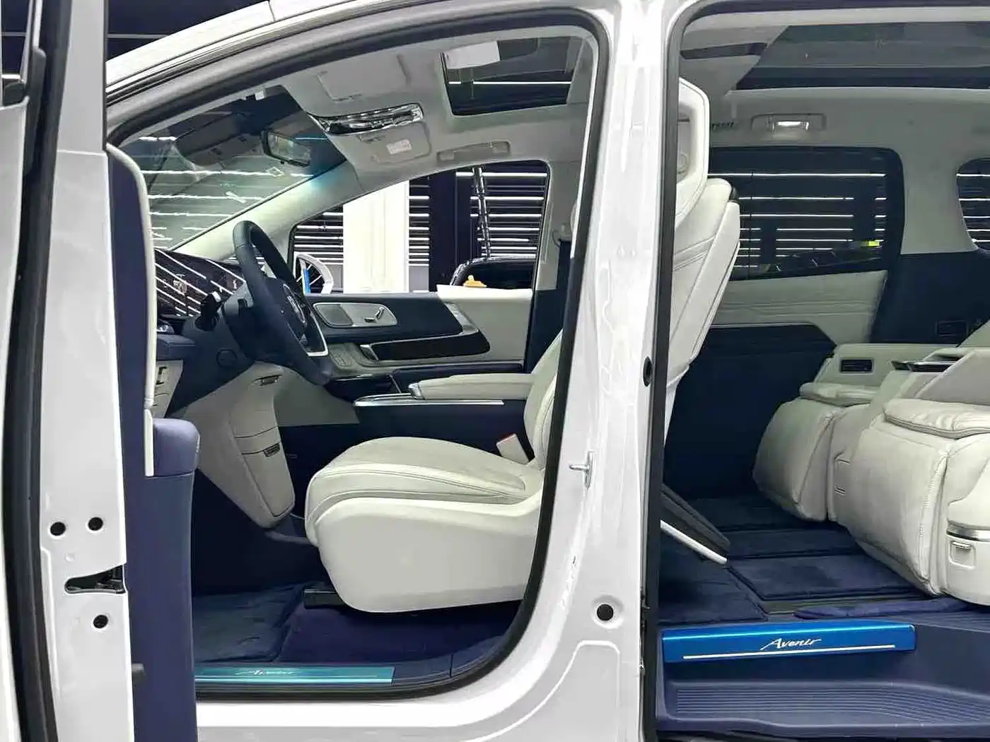 Buick Century 2025 2025 2.0T 7-Seater World Edition