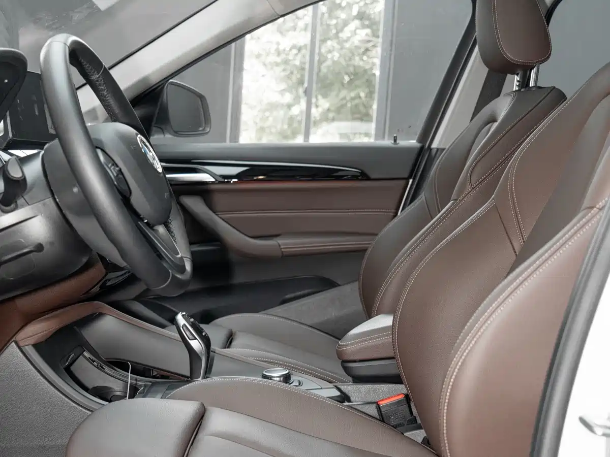 BMW X1 2022 sDrive20Li Fashion фото 12