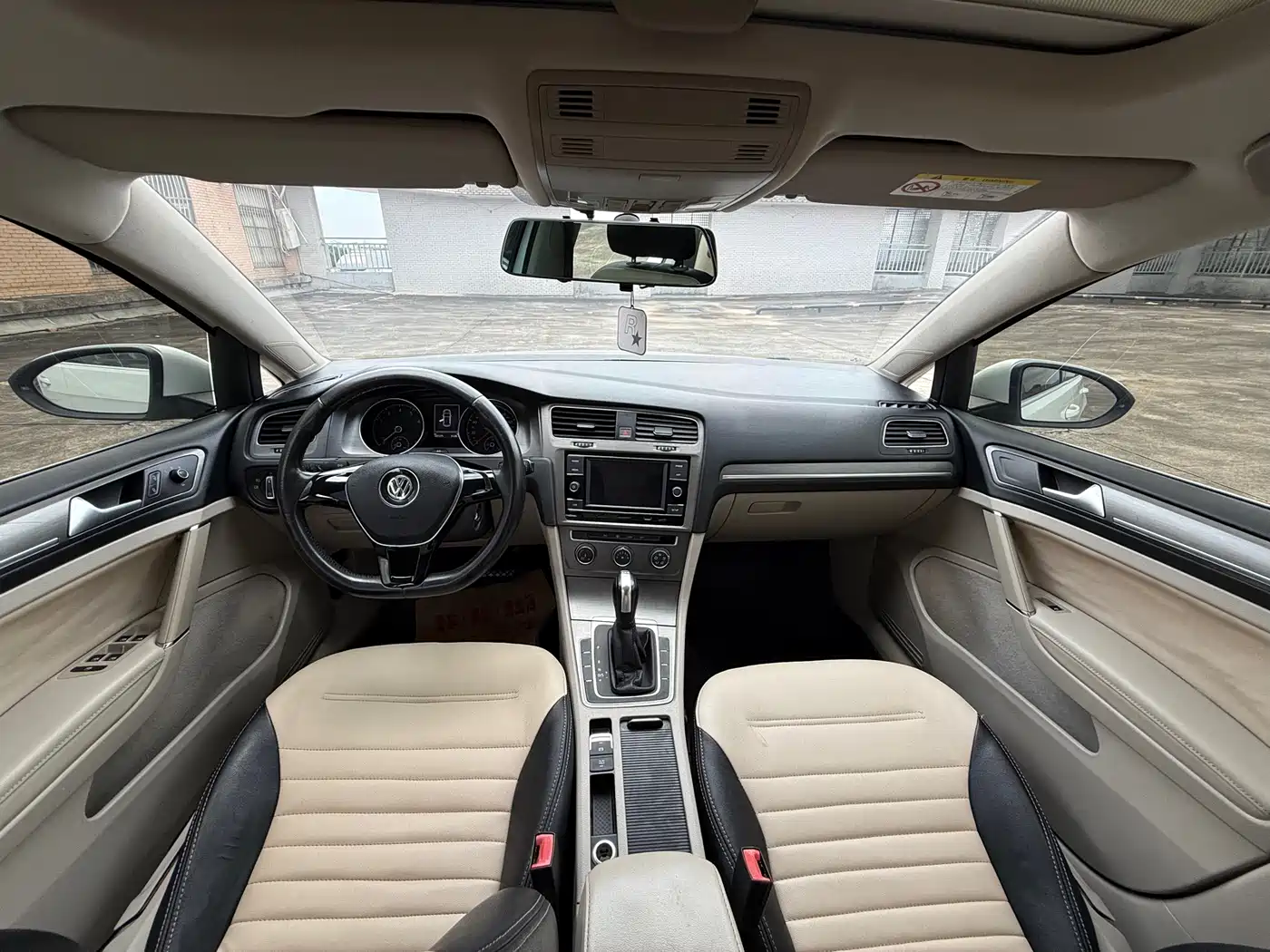 Volkswagen Golf 2016 230TSI Automatic Comfort фото 6