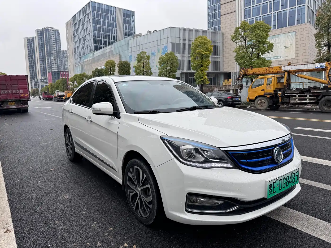DONGFENG E70
