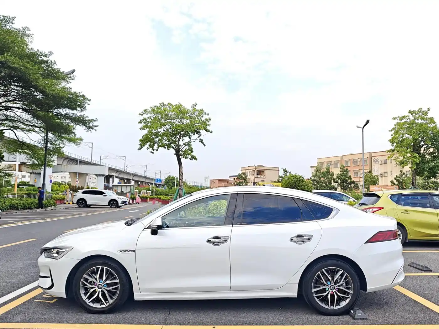 BYD Qin PLUS 2021 2021 EV 500KM Premium Model