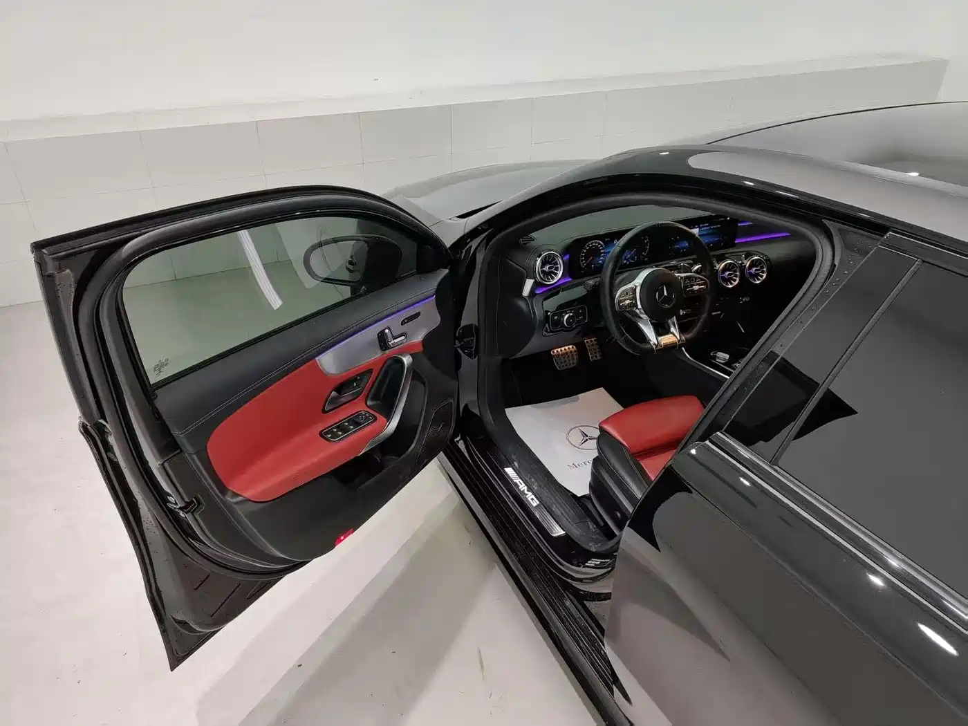 Mercedes-Benz A-Class AMG (Import) 2020 AMG A 35 4MATIC фото 11