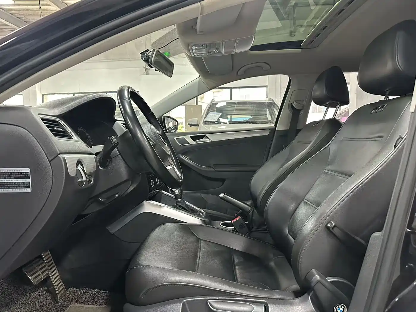 Volkswagen Sagitar 2014 Facelift 1.6L Automatic Comfort фото 4