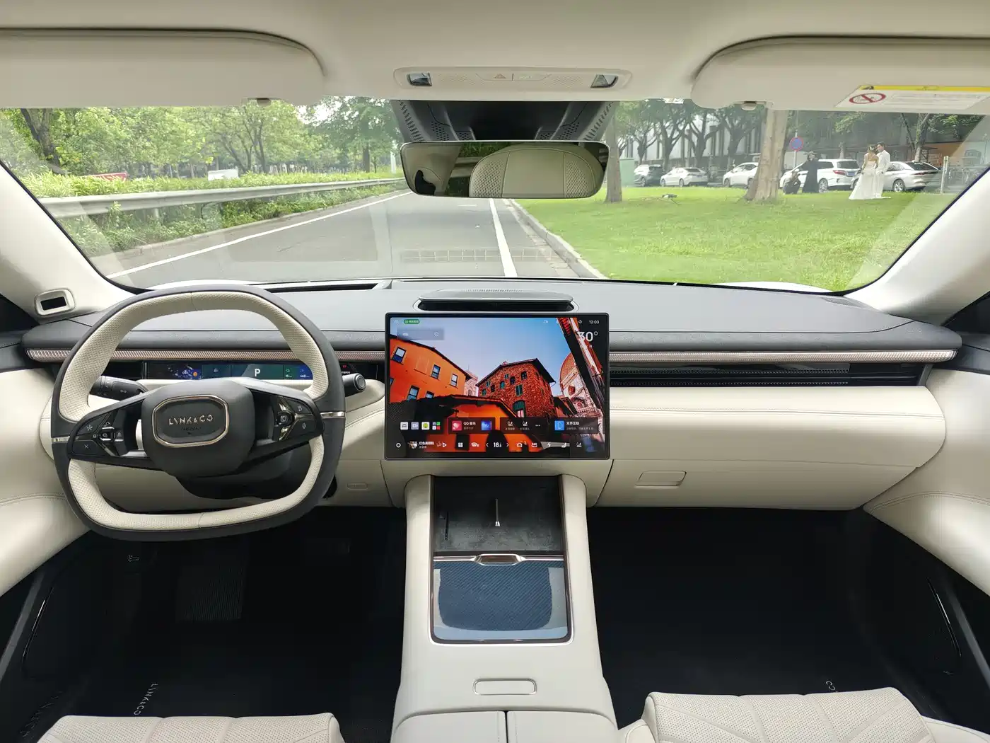 Lynk & Co 10 EM-P 2025 Model 120km Base Version фото 11