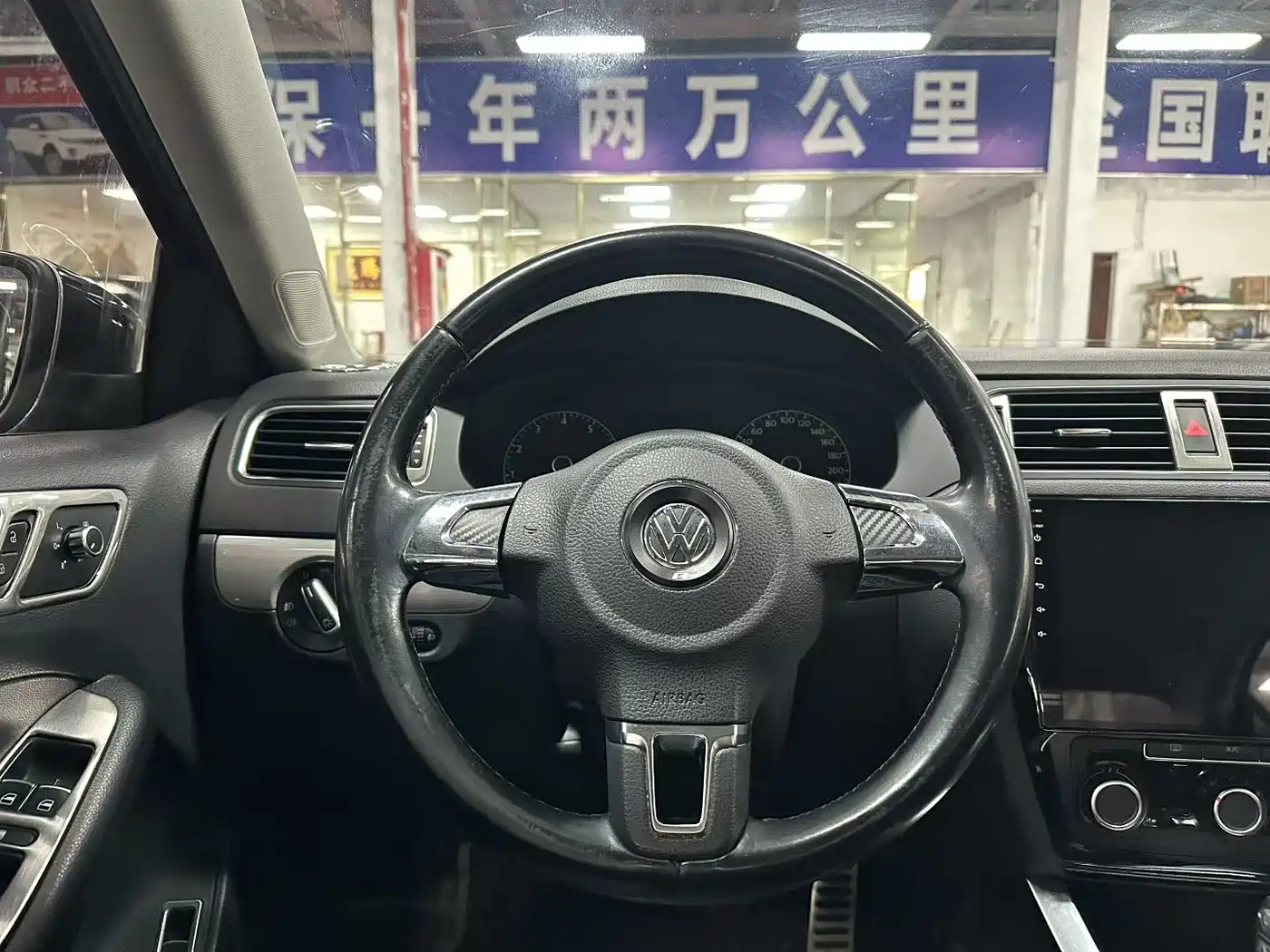 Volkswagen Sagitar 2014 Facelift 1.6L Automatic Comfort фото 5