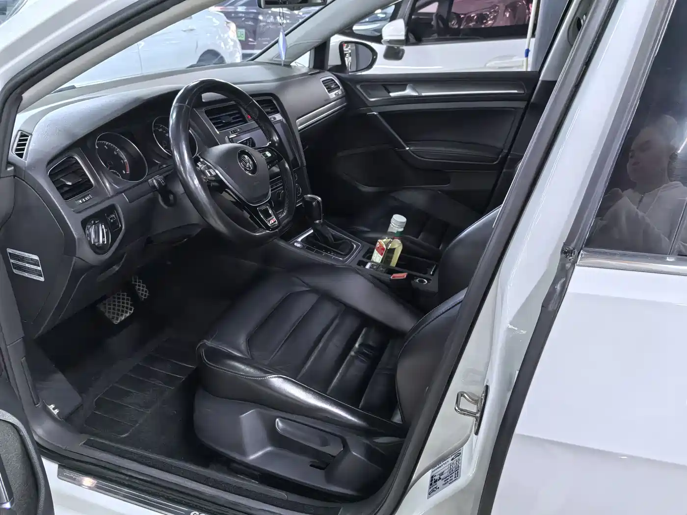Volkswagen Golf 2015 1.4TSI Automatic Luxury фото 7