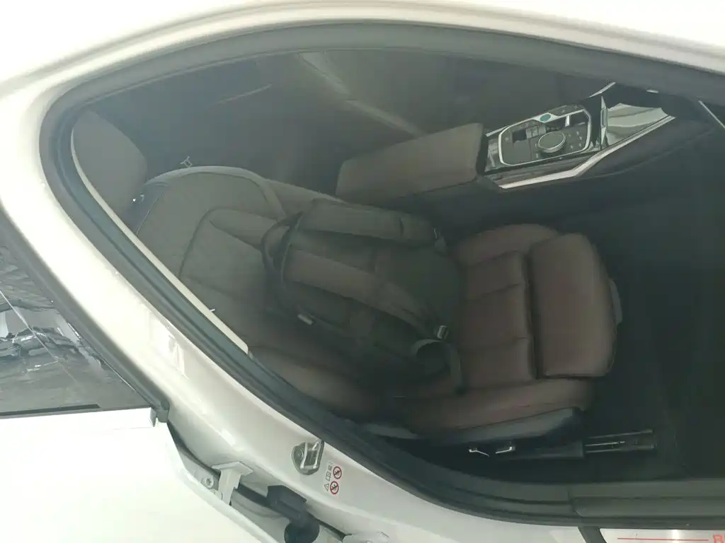 Фото 20 - BMW i3