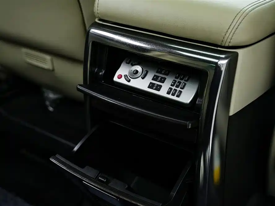 Toyota Alphard 2020 Hybrid 2.5L Premium Edition фото 22
