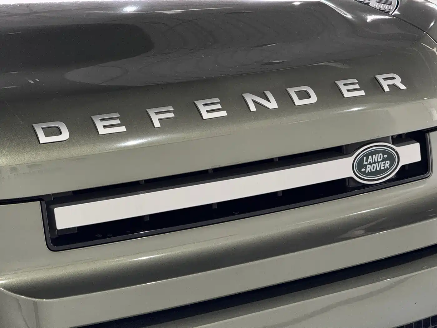 Land Rover Defender 2023 Model Year 130 3.0T P400 HSE фото 8