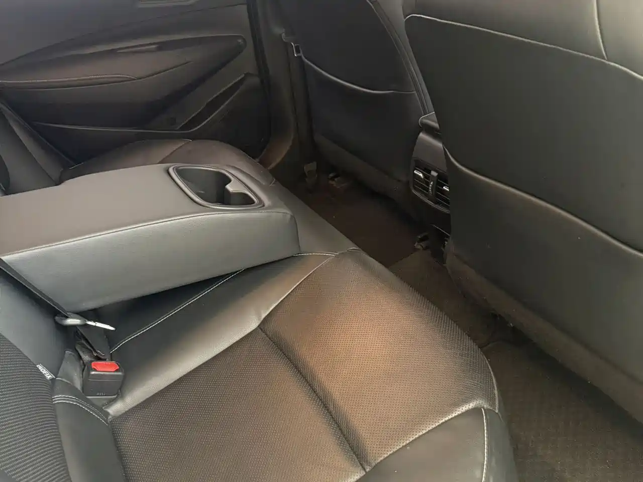 Toyota Corolla 2021 1.2T S-CVT Luxury Edition фото 14
