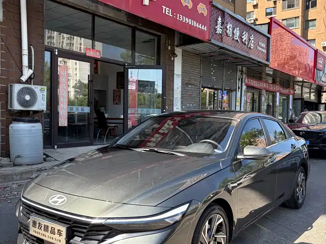 Hyundai Elantra 1.5L CVT LUX, Премиум