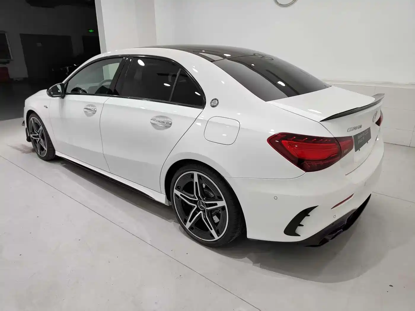 Mercedes-Benz A-Class AMG 2025 AMG A 35 L 4MATIC фото 21