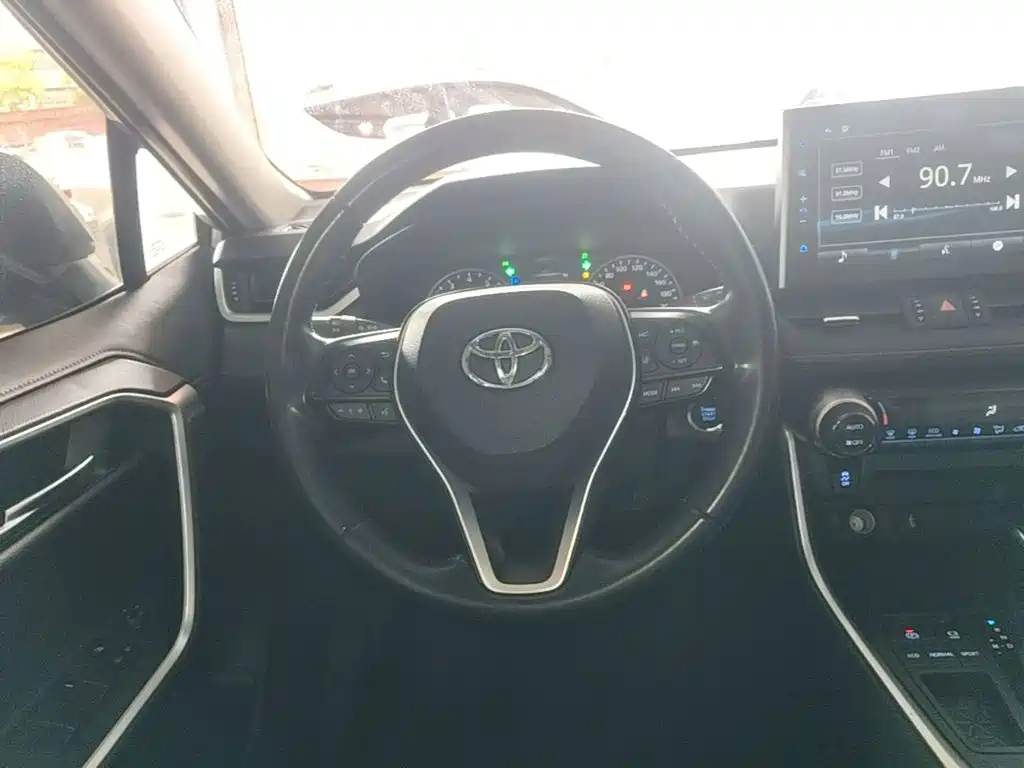 Фото 11 - Toyota Wildlander