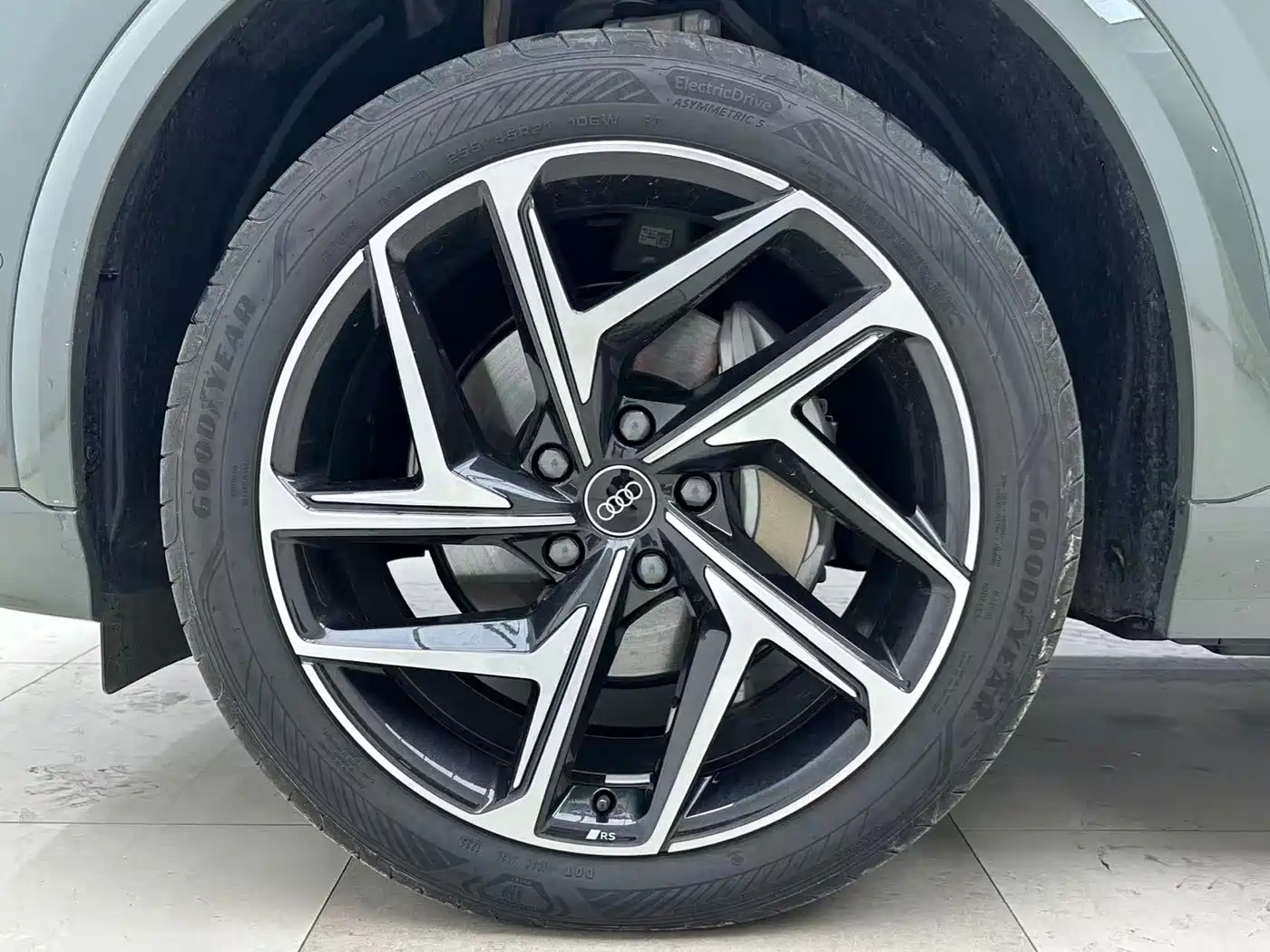 Audi Q6L e-tron 2025 Model Pioneer Edition фото 19