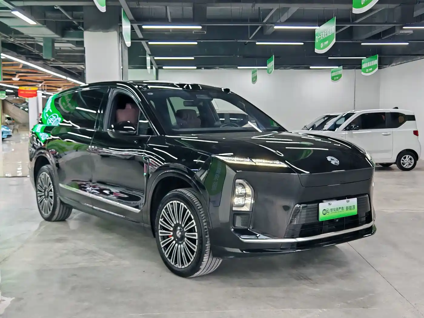 NIO ES8 2026 2025 Model 6-Seat Executive Luxury Edition
