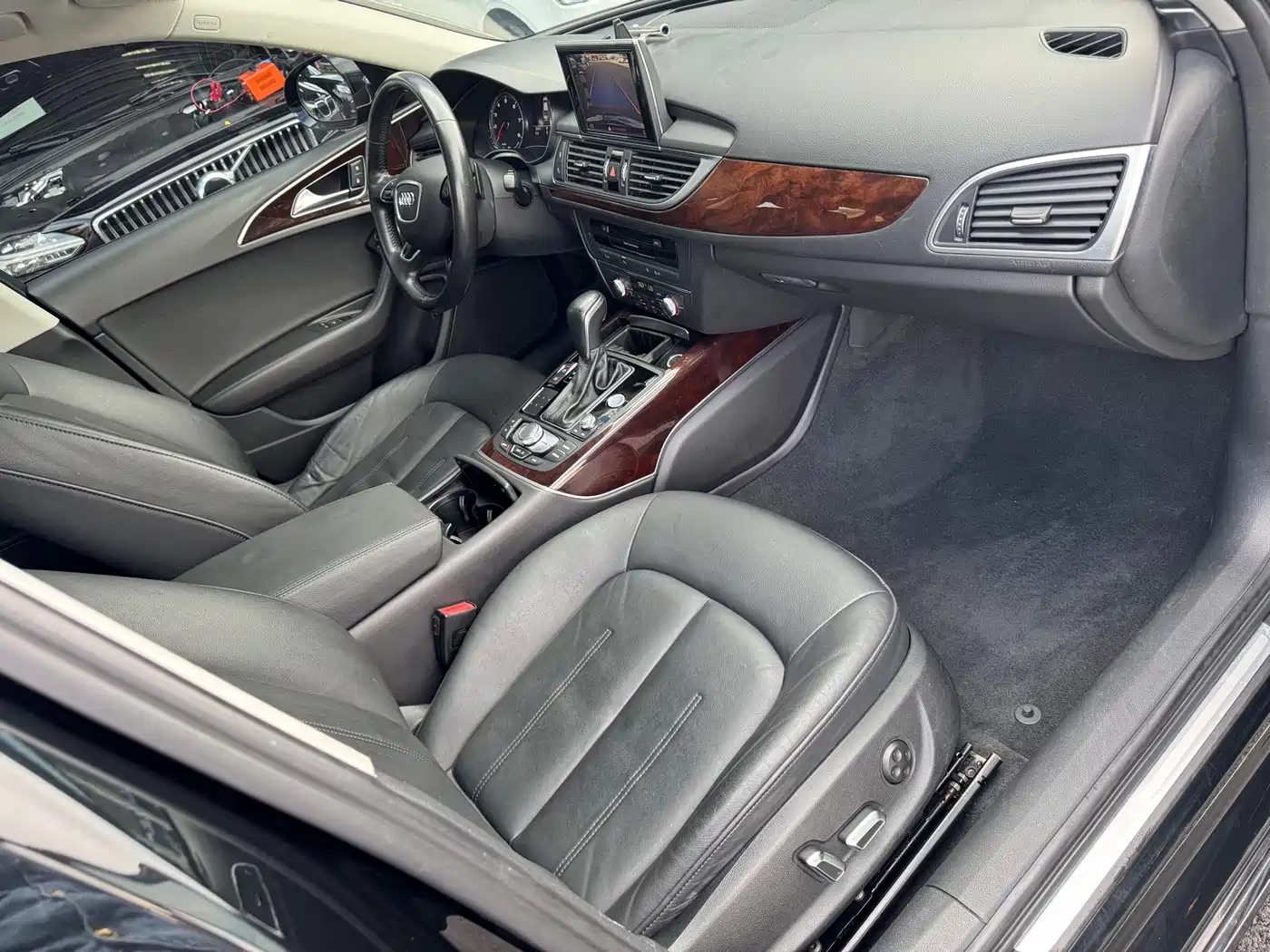 Фото 4 - Audi A6L