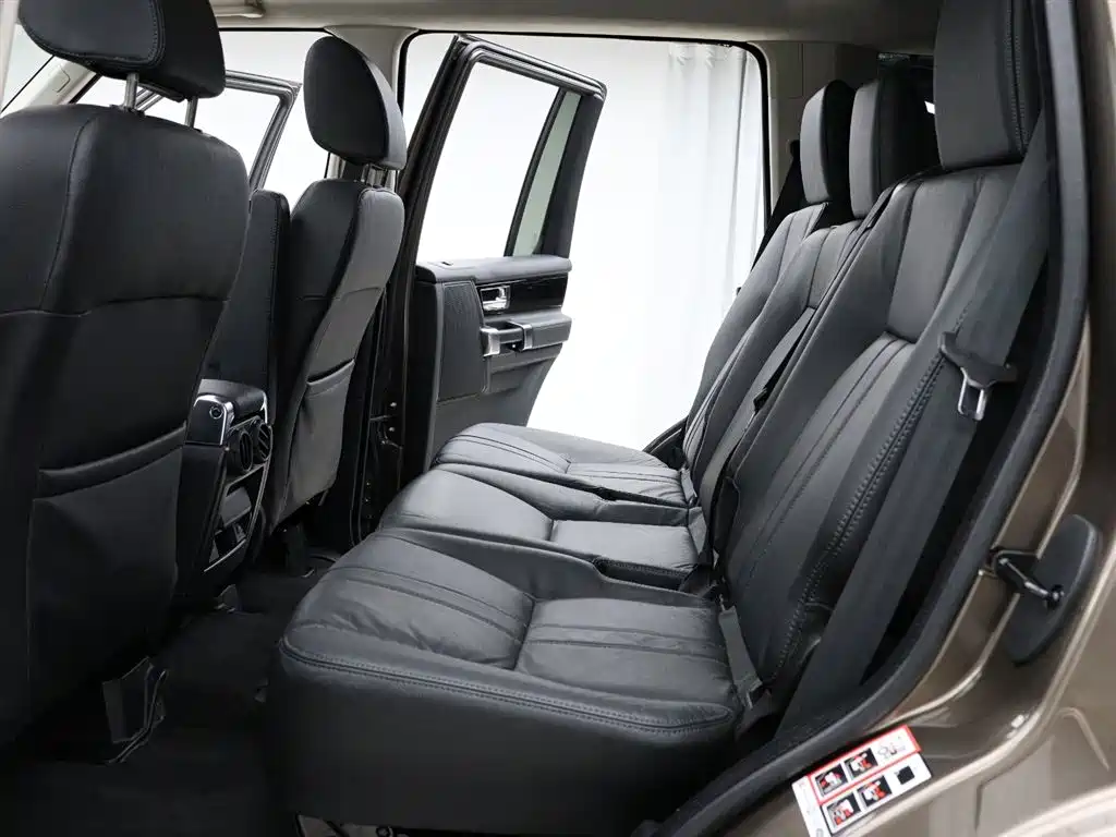 Land Rover Discovery 2011 3.0 SDV6 HSE Diesel фото 6
