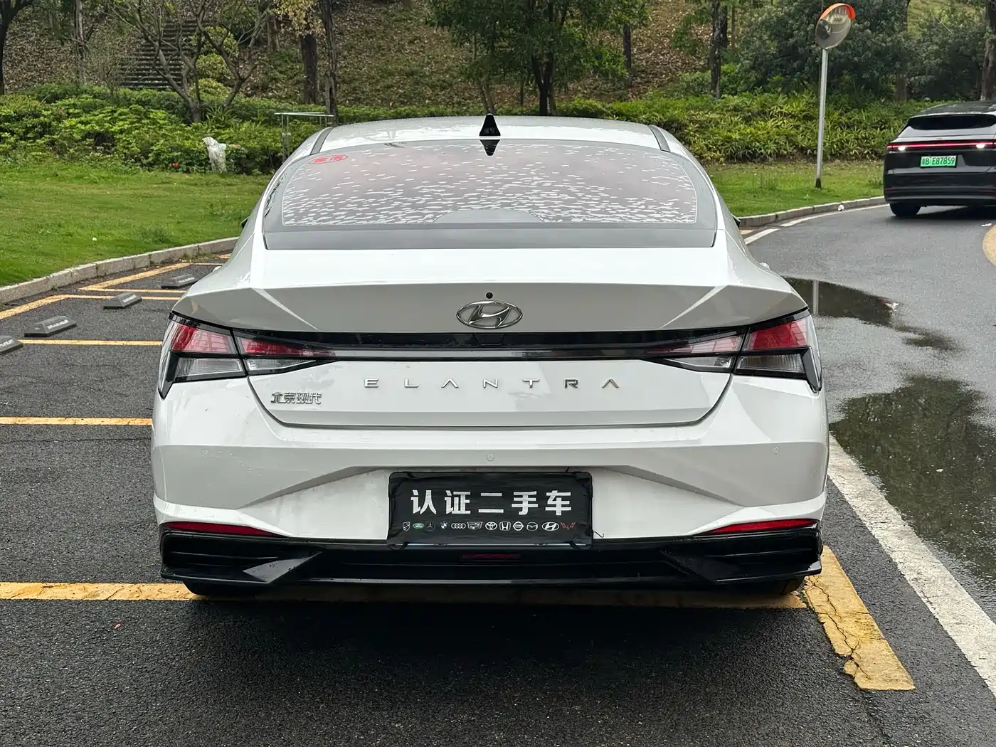 Hyundai Elantra 2023 1.5L CVT GLX Elite Edition фото 7