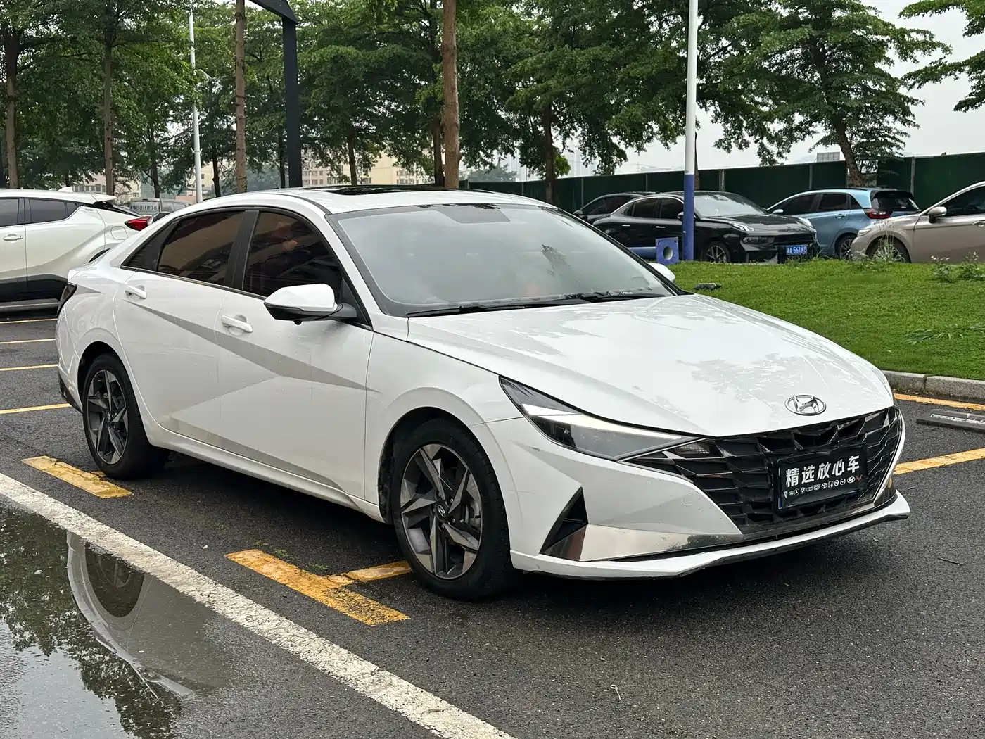 Hyundai Elantra 2023 1.5L CVT GLX Elite Edition фото 3