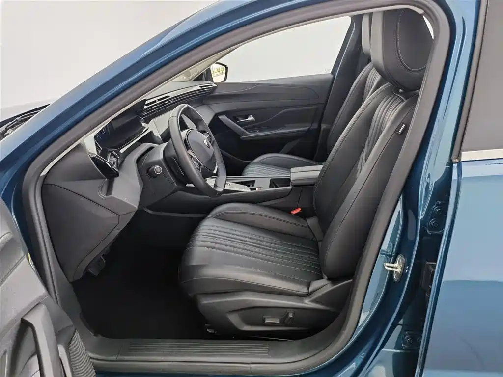 Peugeot 408X 2023 Gravity Edition фото 10