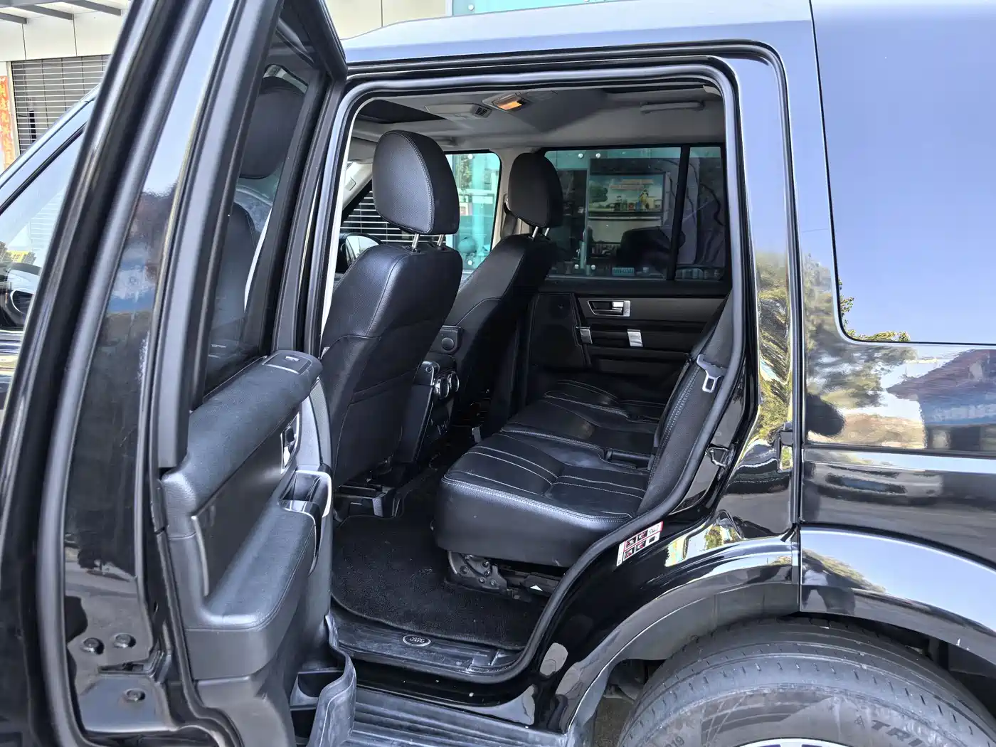 Land Rover Discovery 2016 3.0 SC V6 HSE фото 6