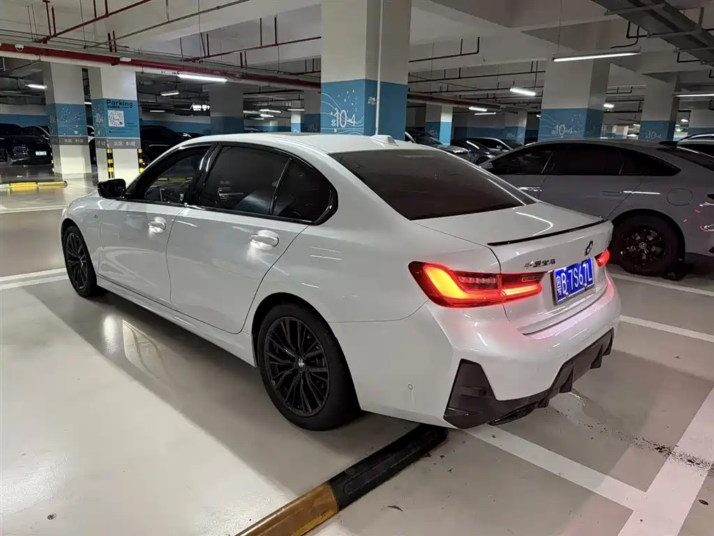 BMW 3-SERIES