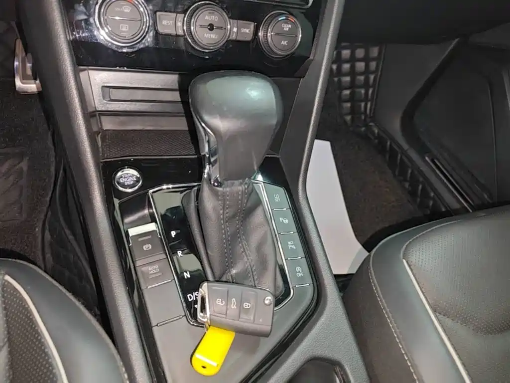 Photo 14 - Volkswagen Tiguan L