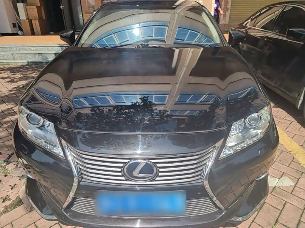 Photo 3 - Lexus ES