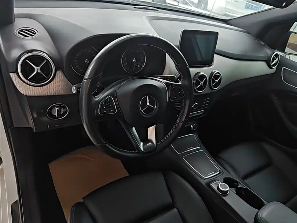 Mercedes-Benz B-Class 2015 B 200 Luxury фото 10