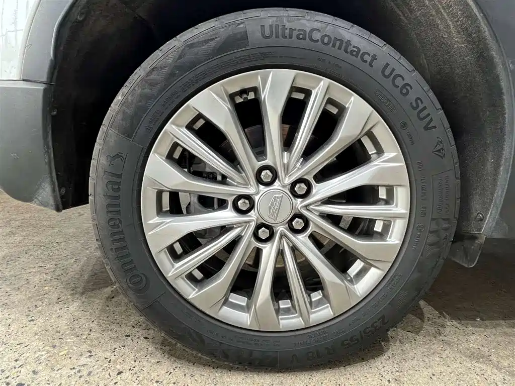 CADILLAC XT4