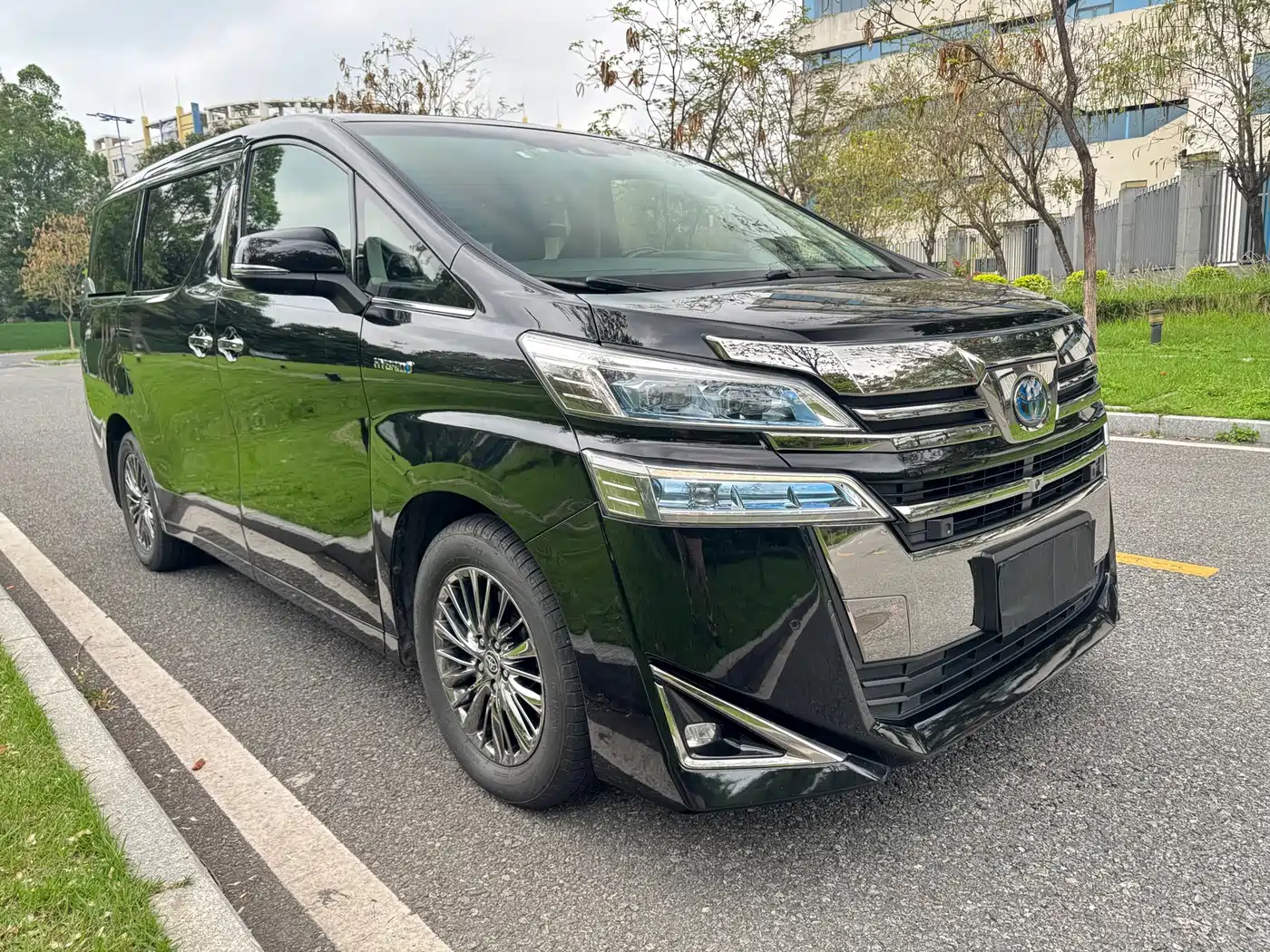 Toyota Vellfire 2021 2020 Twin Engine 2.5L HV Luxury Edition