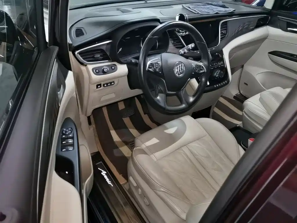 Buick GL8 2017 28T Avenir China V фото 16