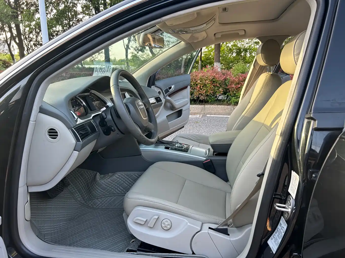 Audi A6L 2009 2.0 TFSI Automatic Standard фото 8